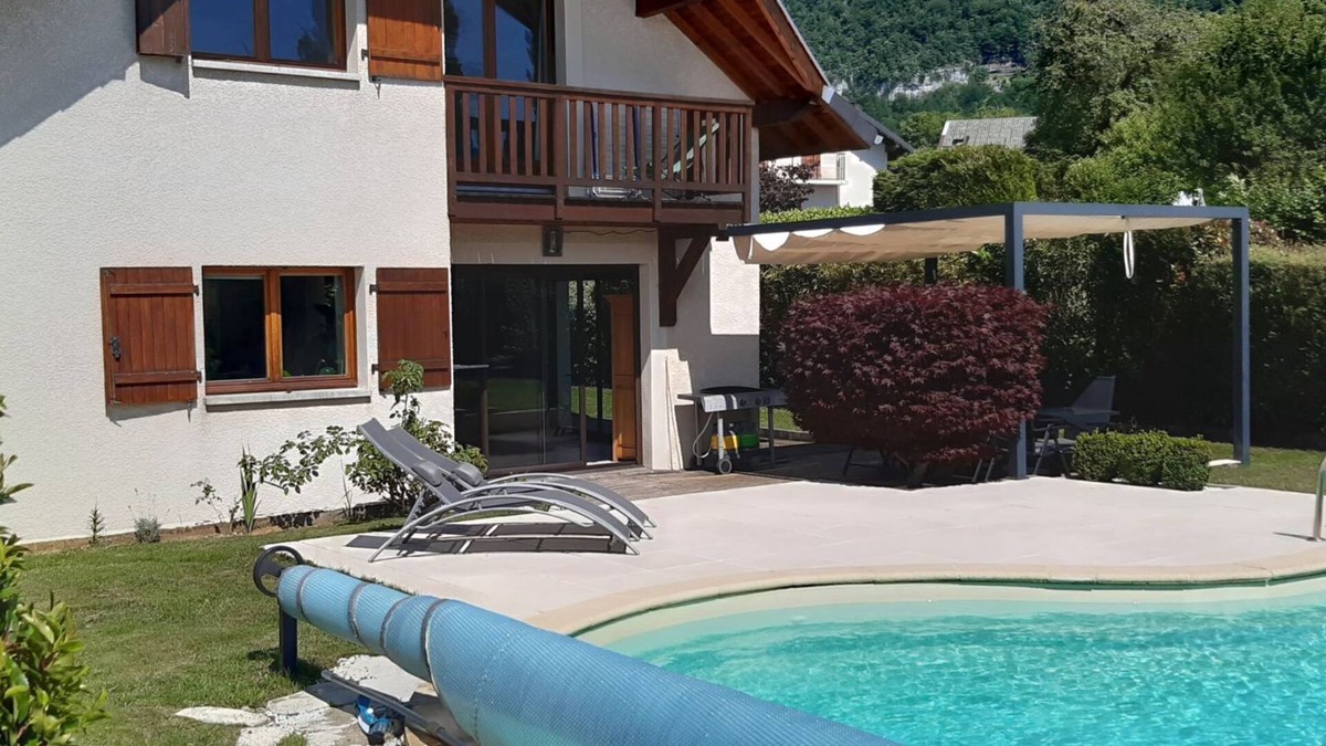 Quintal House | Large house with swimming pool just outside Annecy, ideal for a relaxing vacation