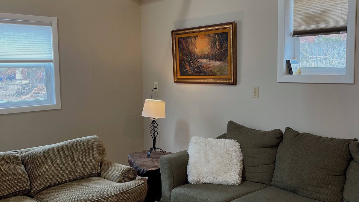 Columbia Cottage | Large independent cottage, walking distance to campus and downtown Columbia