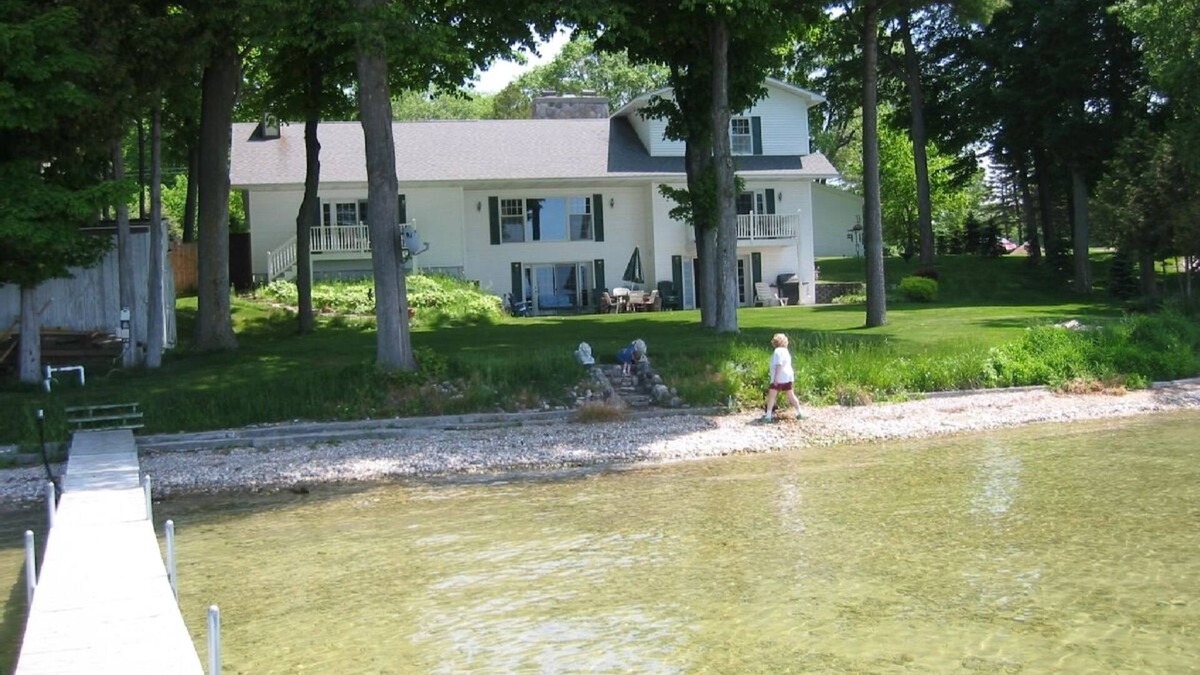 Cheboygan House | Large Lakefront Home on Burt Lake, ICE FISHING Hunting, fishing snow sking golf