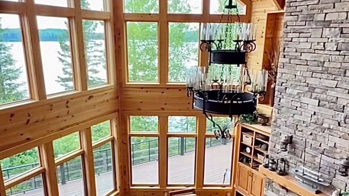 Champion Cabin | Large Lakefront Paradise on the shores of Lake Michigamme