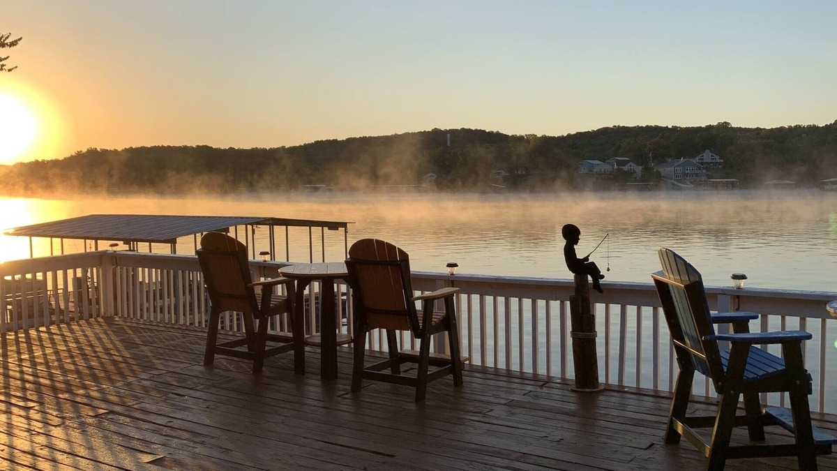 Climax Springs House | Large Lakefront Family Retreat on Quiet and Lively Cove