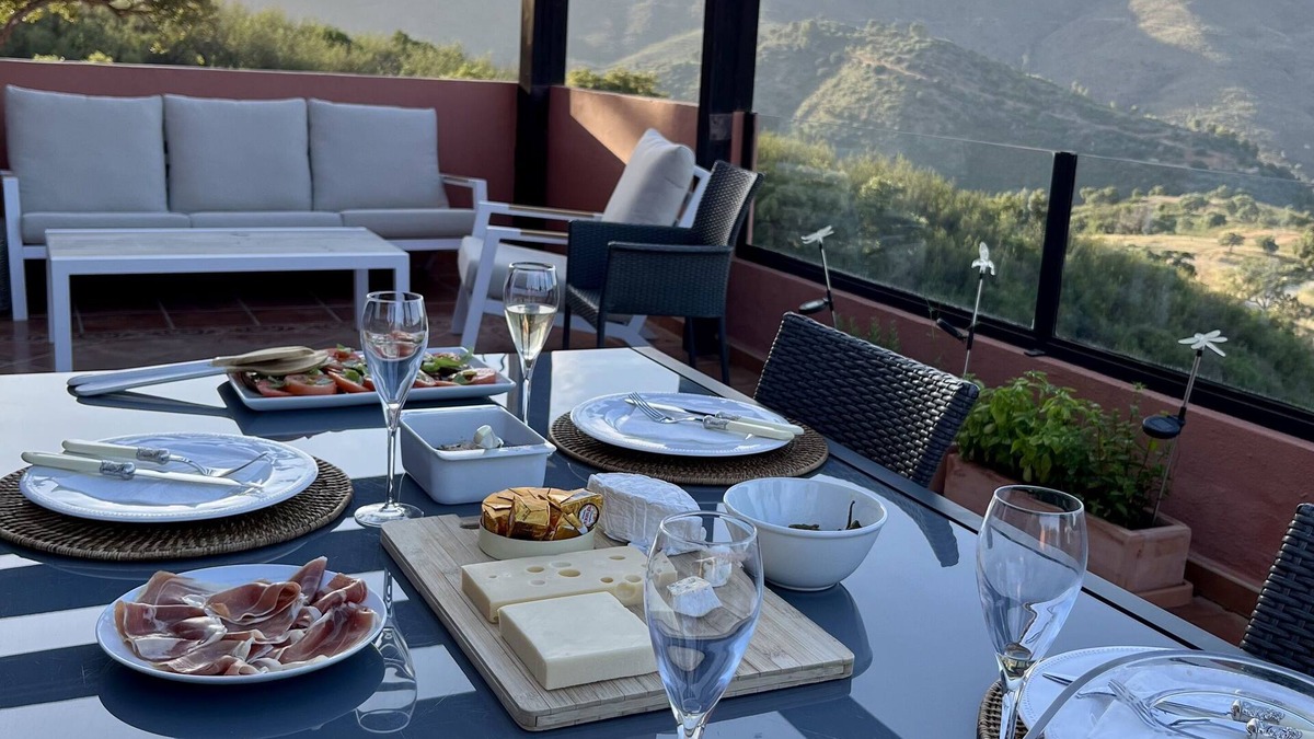 Ojen Apartment | Large, luxurious apartment (190 m2) with extraordinary views. 165 m2 solarium.