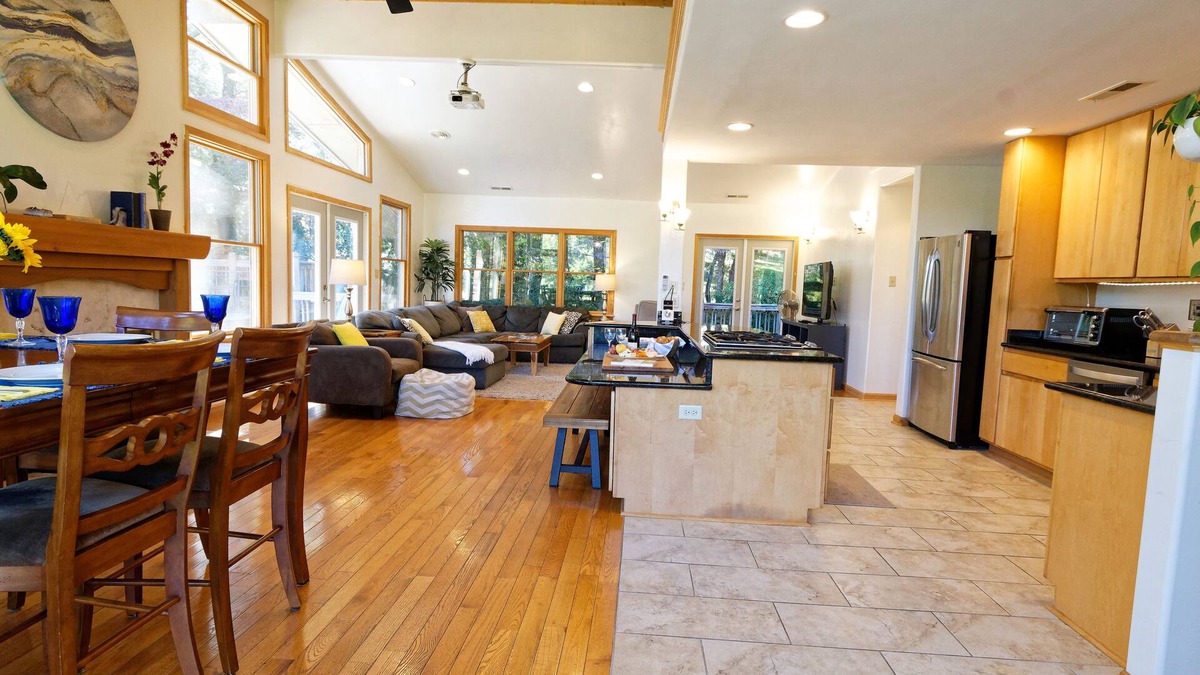 Fairview House | Large luxurious house with private 4-acre park 15 min to downtown Asheville