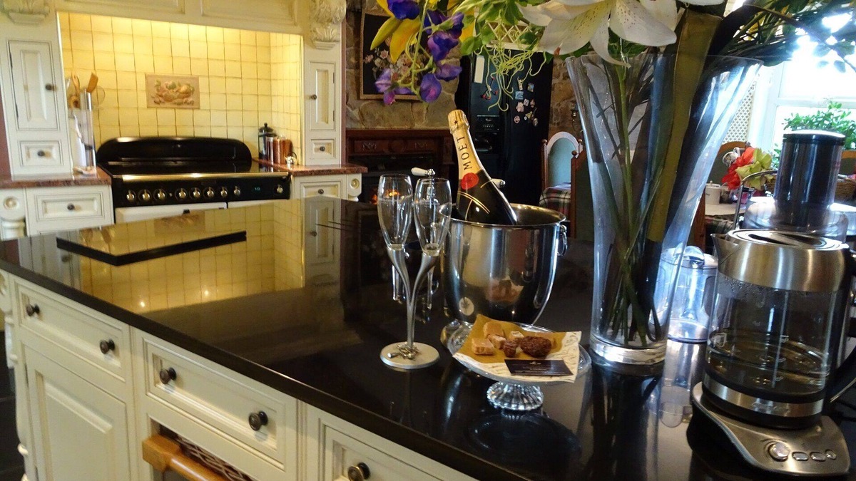 Strathaven Other | Large Luxury 4 bed Country Farm House Strathaven, 20 mins to the city, sleeps 7