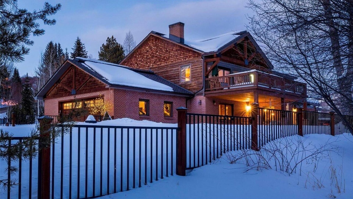 Steamboat Springs House | Large Luxury Home Located in Heart of Steamboat Springs with 2 Car Garage