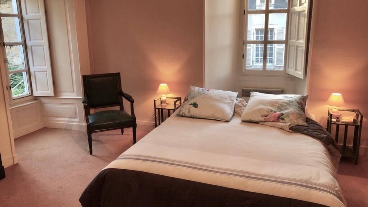 Laval House | Large medieval house in the center of Laval