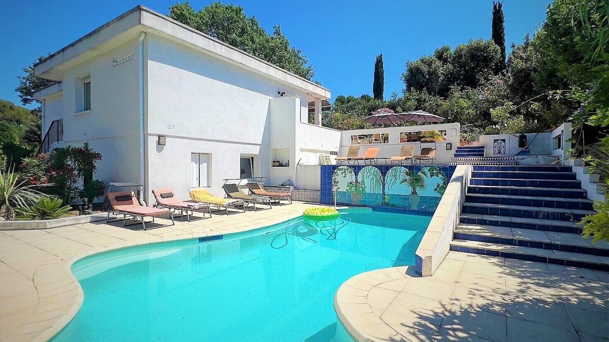 Carnoux-en-Provence Villa | Large Mediterranean villa, quiet location, large private pool, near Cassis