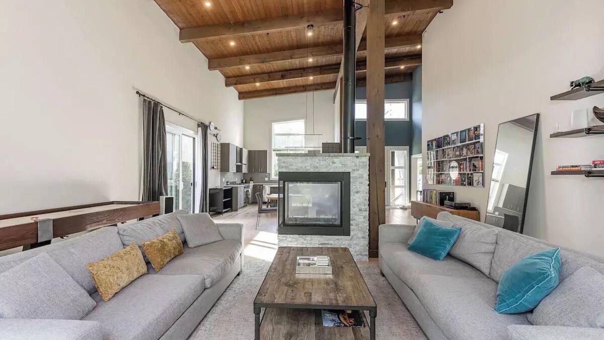 Squamish House | Large Modern Home in Squamish
