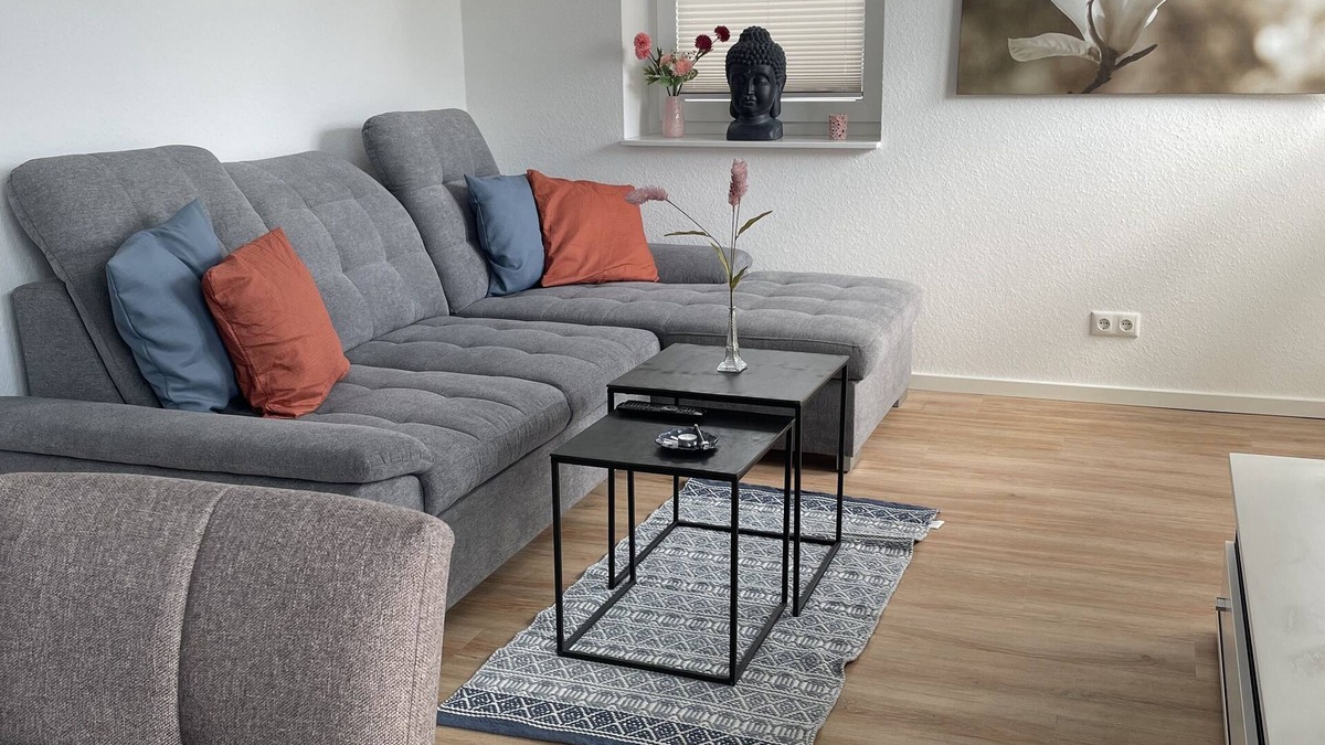 Uetersen Apartment | Large modern penthouse apartment with roof terrace