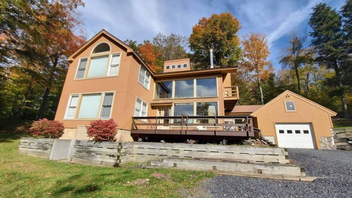 Warren House | Large multi-family ski home located on the slopes of Sugarbush Resort