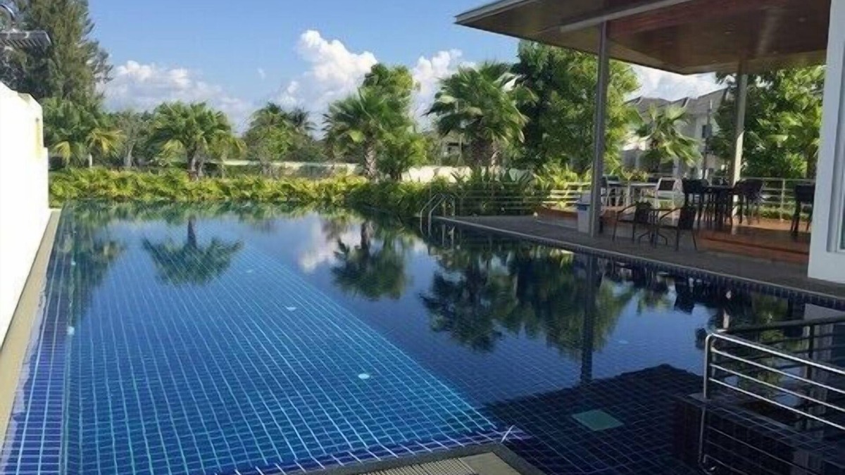 The Urbana House | Large New 2BR Townhome