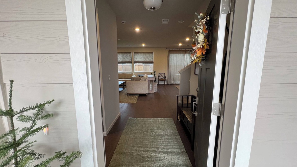 Redmond House | Large New Construction Home in SW Redmond Neighborhood Near Bend