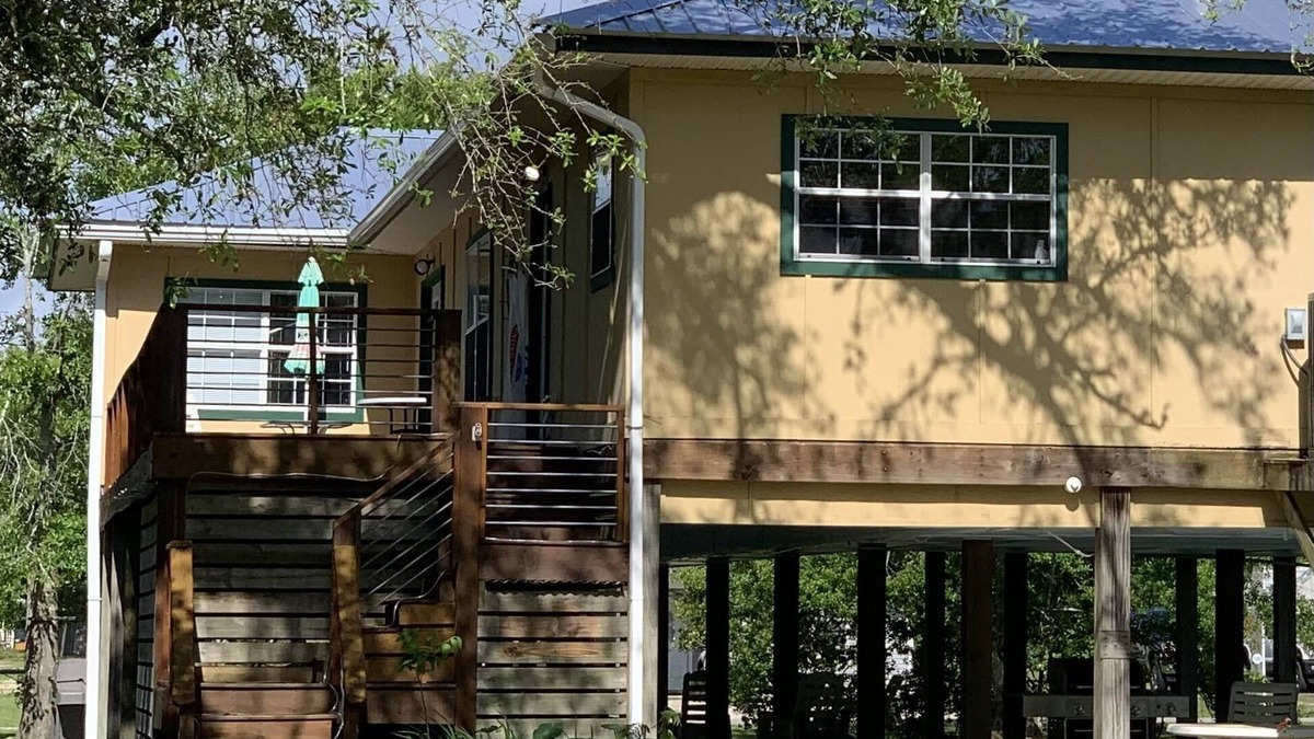 Waveland House | Large New post Katrina build. Family friendly. Close to Waveland Beach.