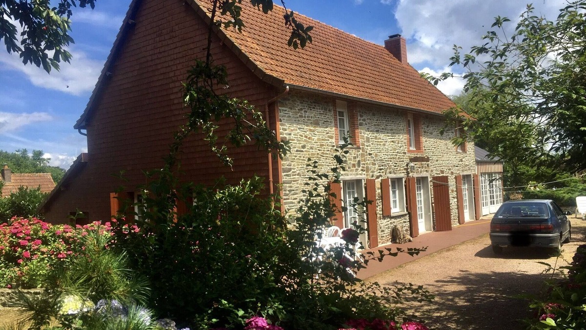 Montsecret-Clairefougere Villa | Large Normandy house with SPA