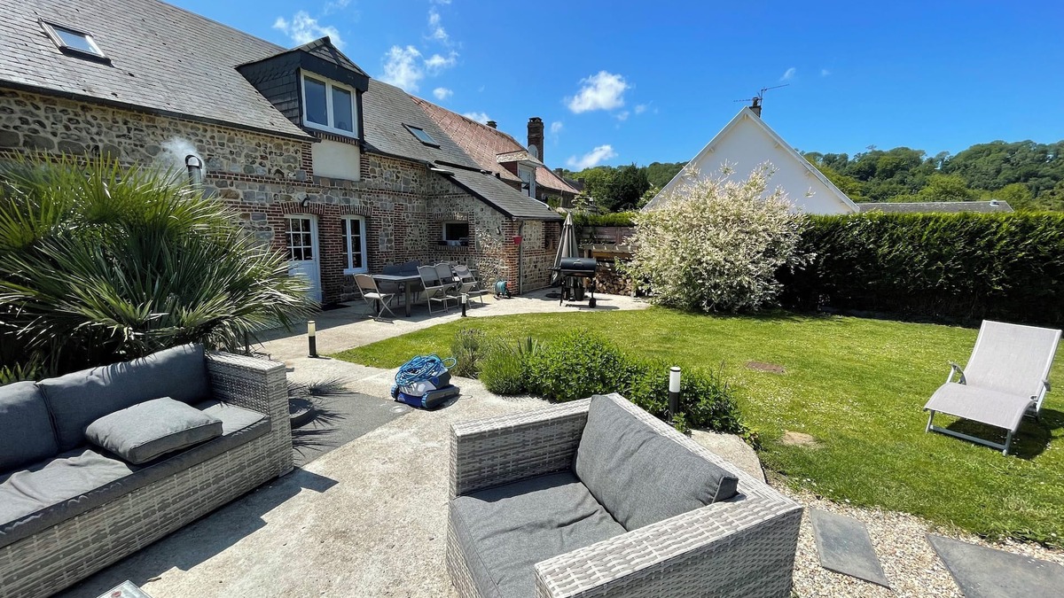 Vittefleur House | Large Normandy seaside house with heated pool and Nordic bath