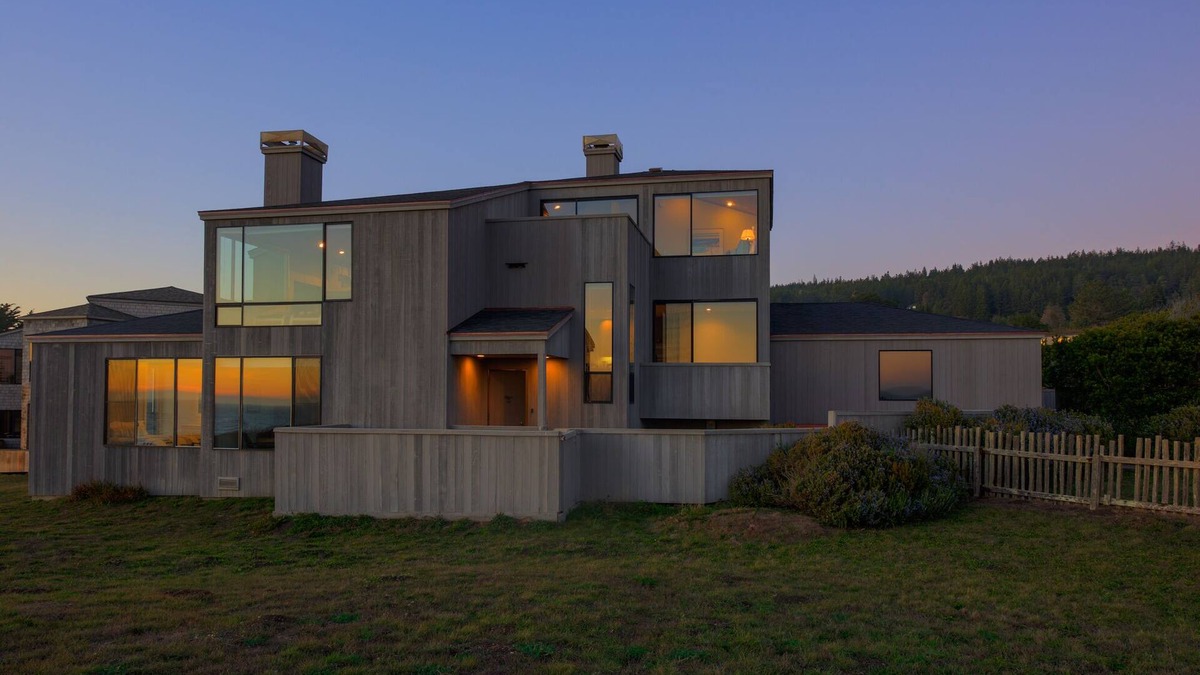 Sea Ranch House | Large Ocean Front home. Dog Friendly located on Wild Iris