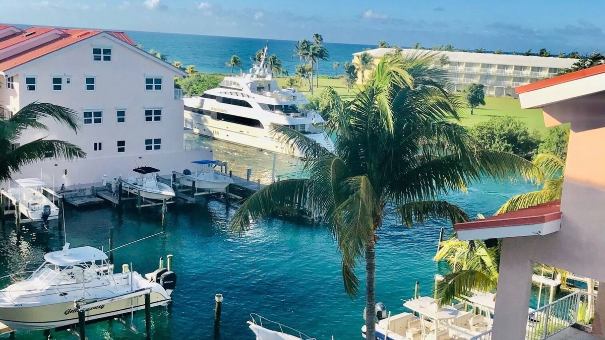 Bell Channel Bay Condo | Large Ocean View Penthouse with Private Beach