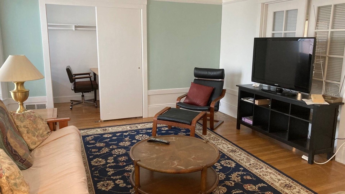 Richmond District Apartment | Large One Bedroom One Bath Apt. near Baker Beach