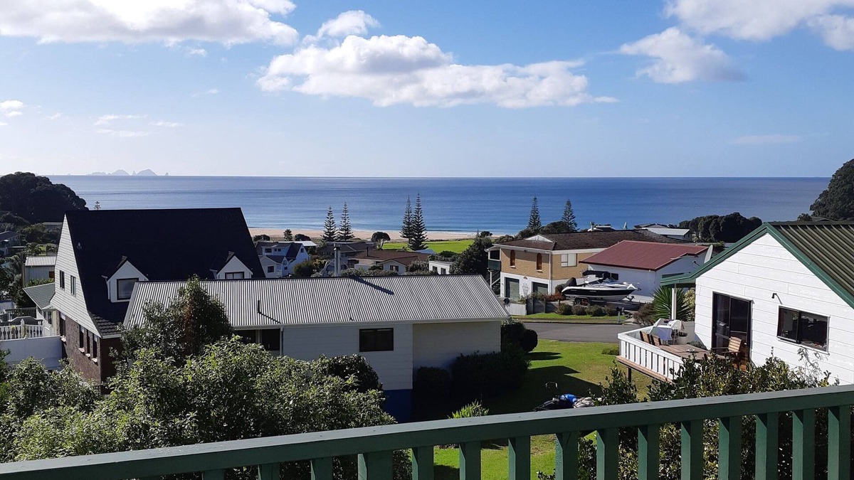 Onemana House | Large Onemana House with amazing views, sleeps 14
