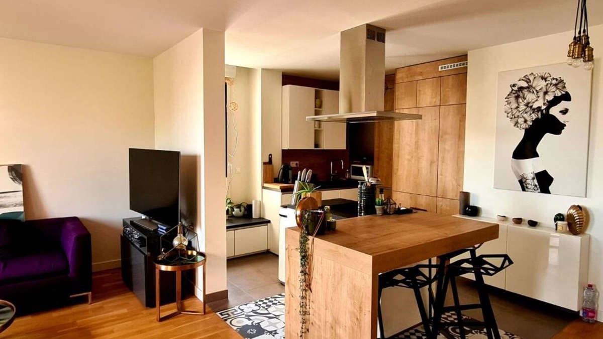 Clamart Apartment | Large, pleasant duplex apartment on top floor