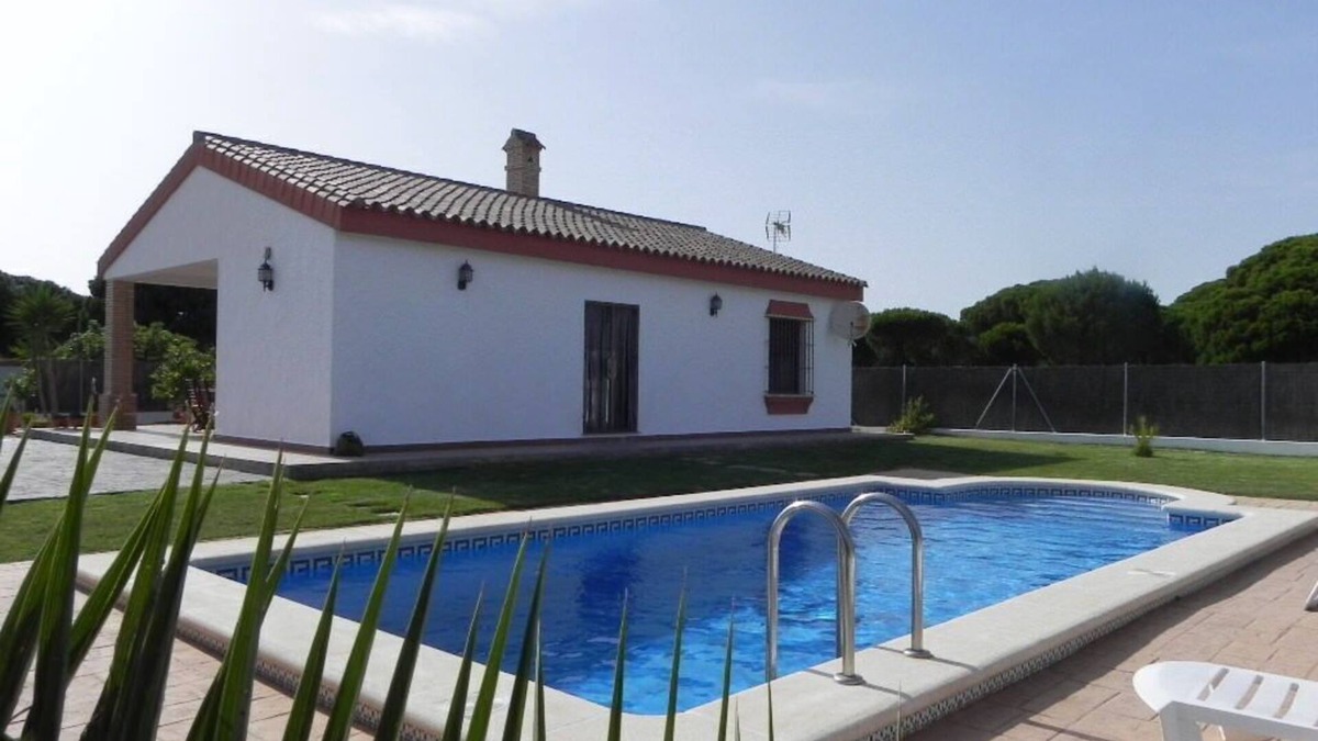 Conil de la Frontera House | Large pool, landscaped garden, perfect for family holidays, free Wi-Fi - Casa Miguelina -