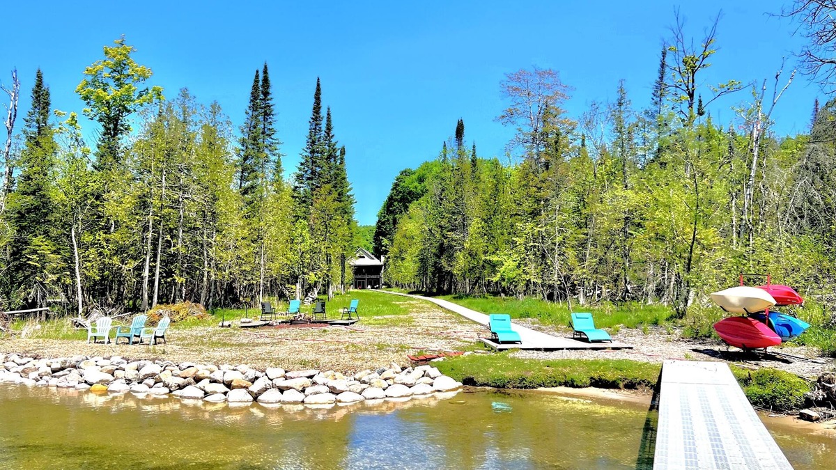Central Lake House | Large Private Lakefront Home w/HOT TUB. SWIM/BOAT/SKI/RELAX! Open year-round!