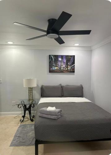 South Miami House | Large Private Room, Free Car Service, Walk to UM!