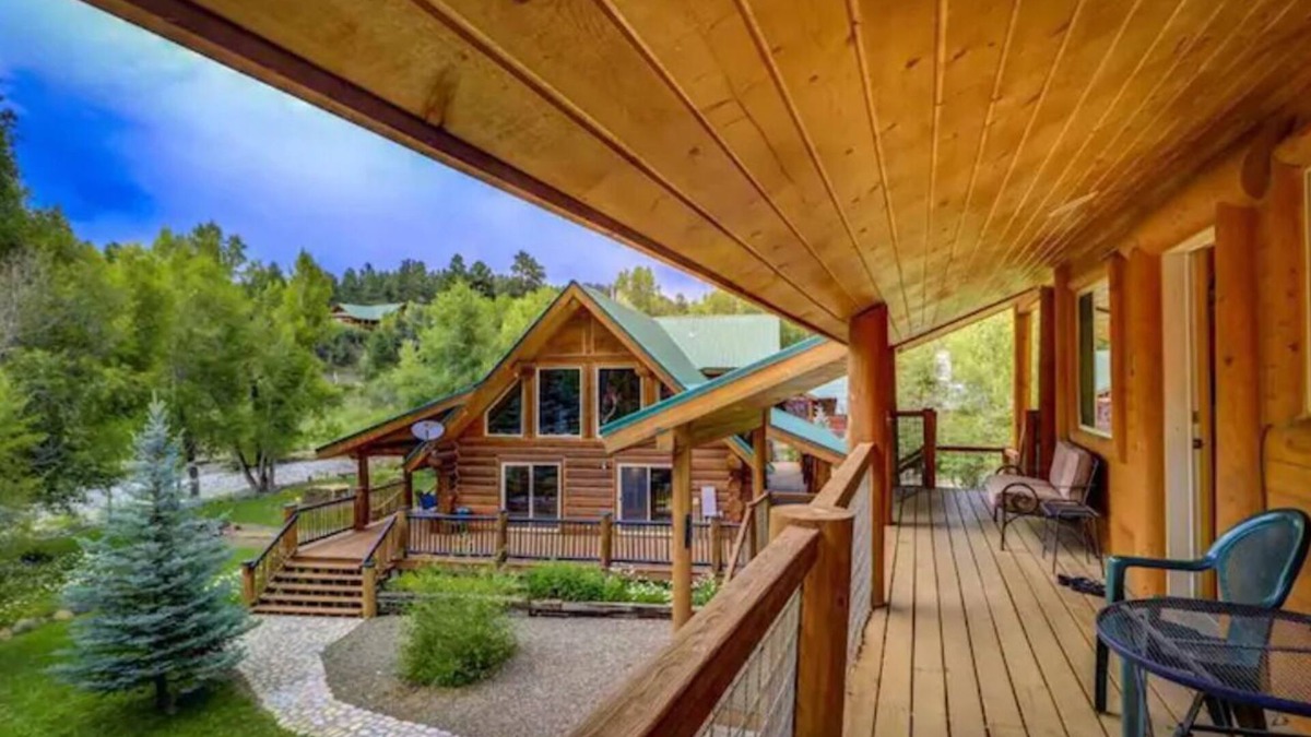 San Juan River Village House | Large Riverfront Home for Multi Family Groups