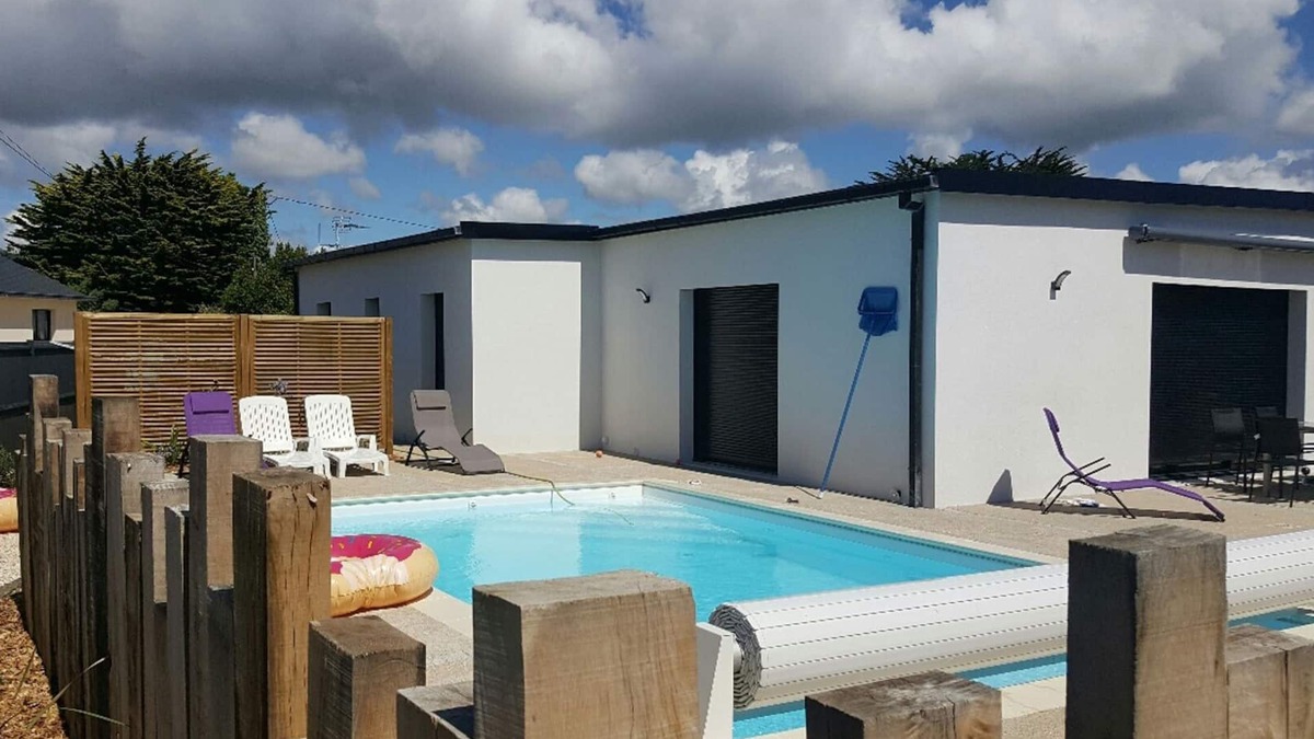 Plobannalec-Lesconil Villa | Large spacious contemporary house on the Atlantic with swimming pool