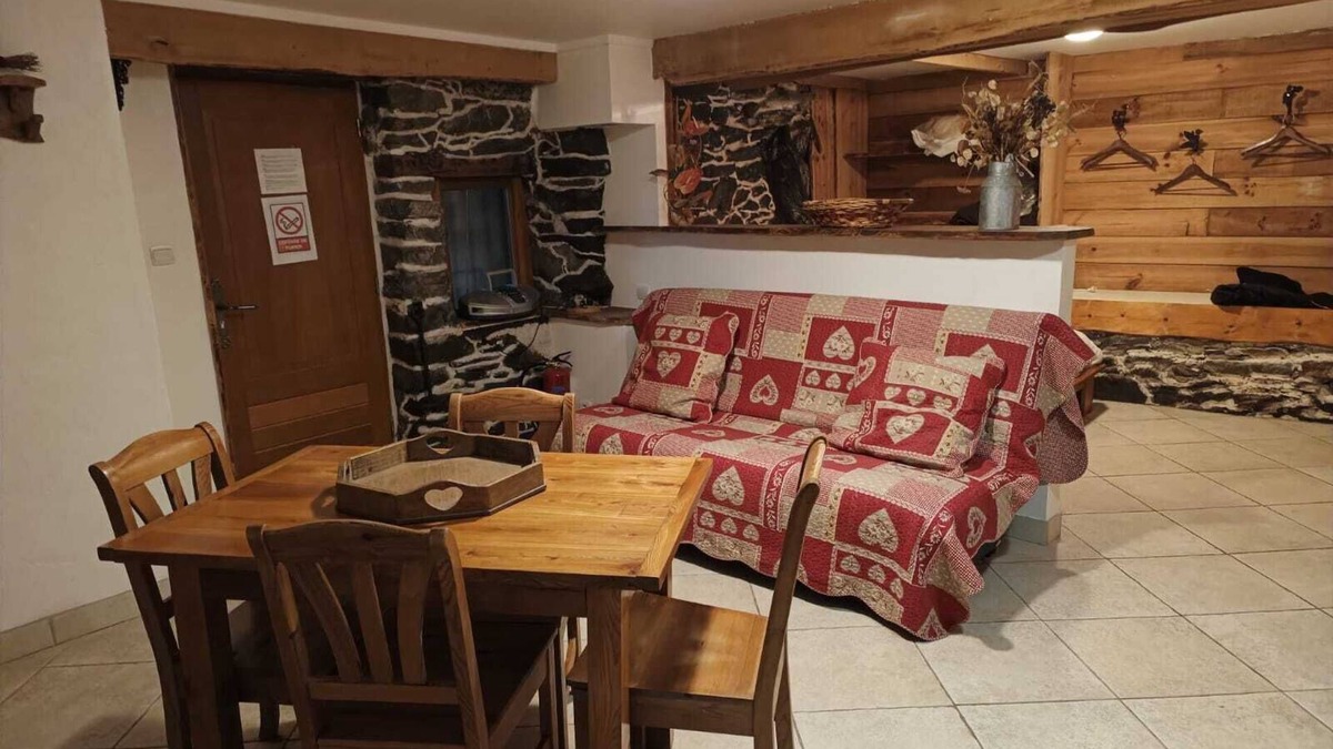 Orelle Apartment | Large Studio 35 M² 2/4 Places 100 m from La Télecabine Maurienne via Val Thorens