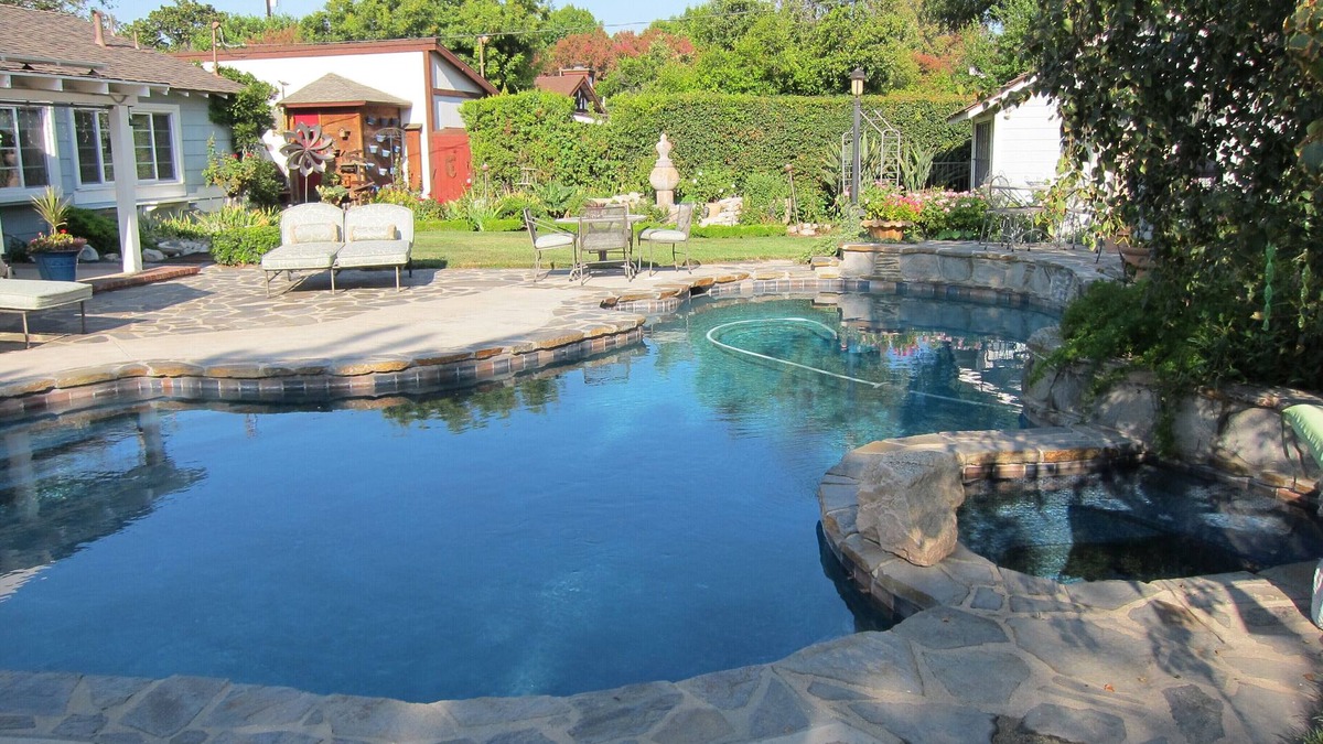 Northridge Apartment | Large Studio Guest House