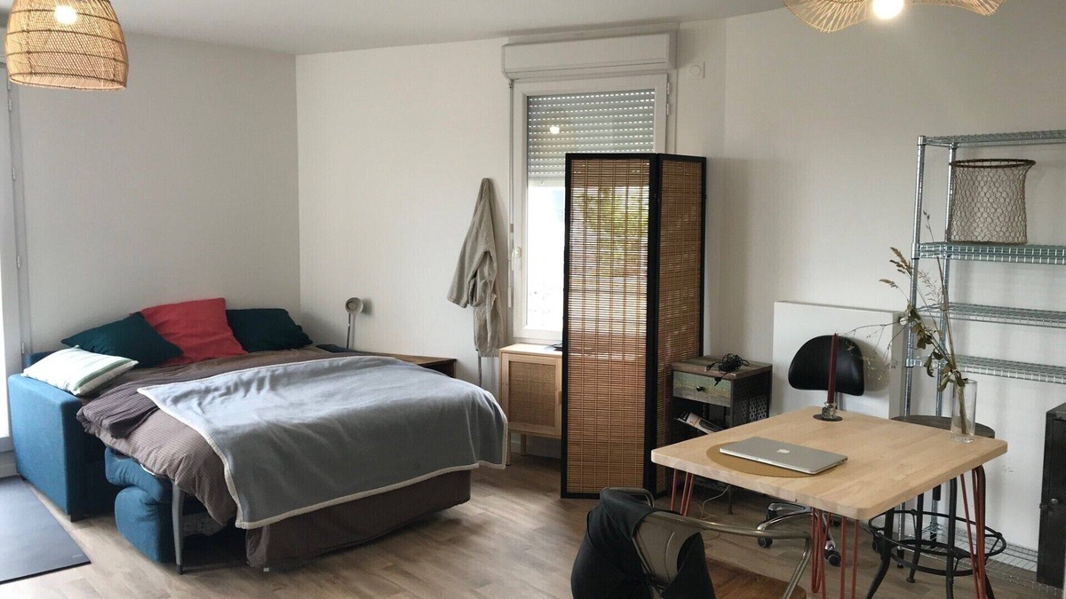 Noisy-le-Sec Apartment | Large studio with direct access to Paris