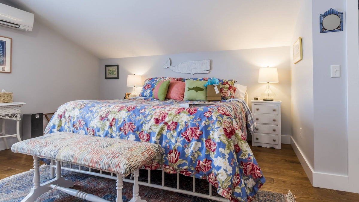 Brunswick Apartment | Large suite/private bath/private entrance on quiet street near Thomas Pt. Beach