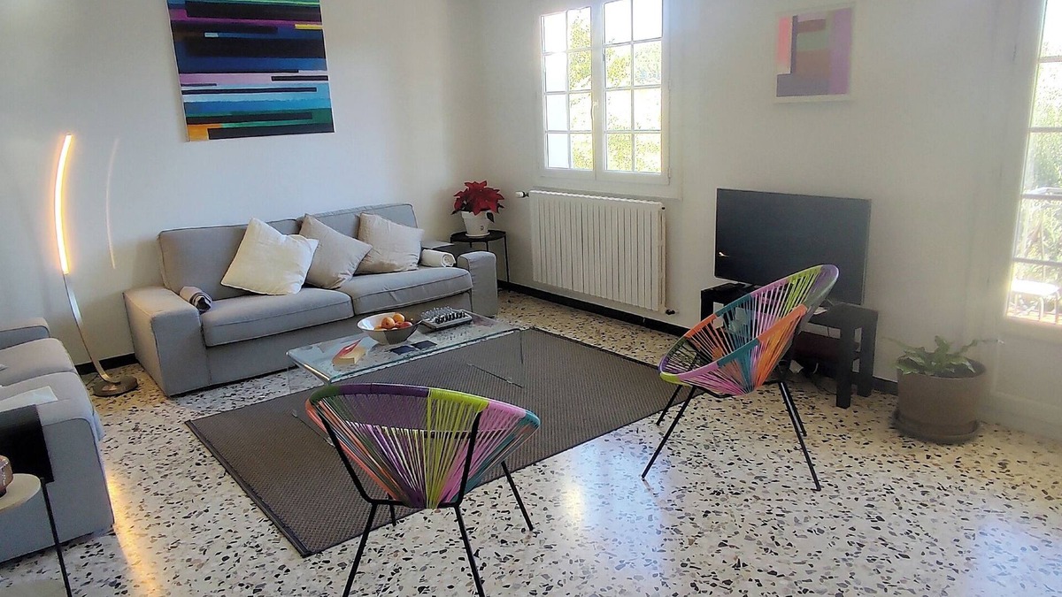 Ceyreste Apartment | Large T3 in house with garden in Provencal village 7 minutes from the sea