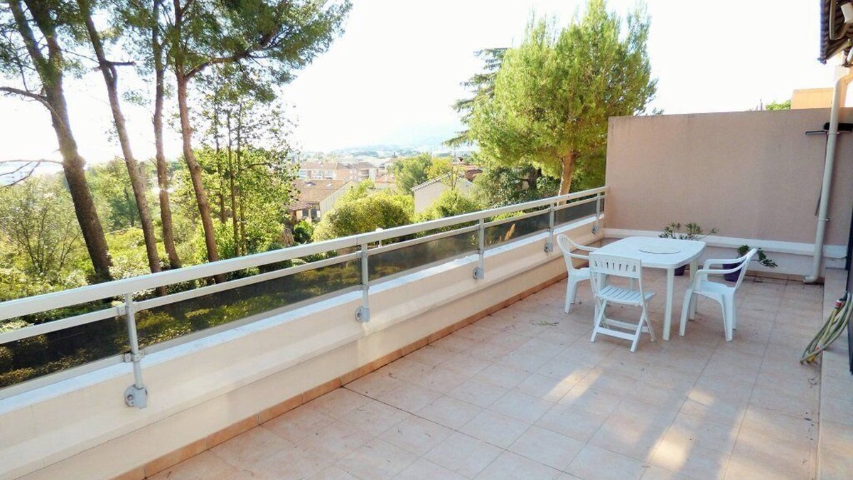 Tamaris Apartment | Large terrace of 30 m² with sea view! Private parking.