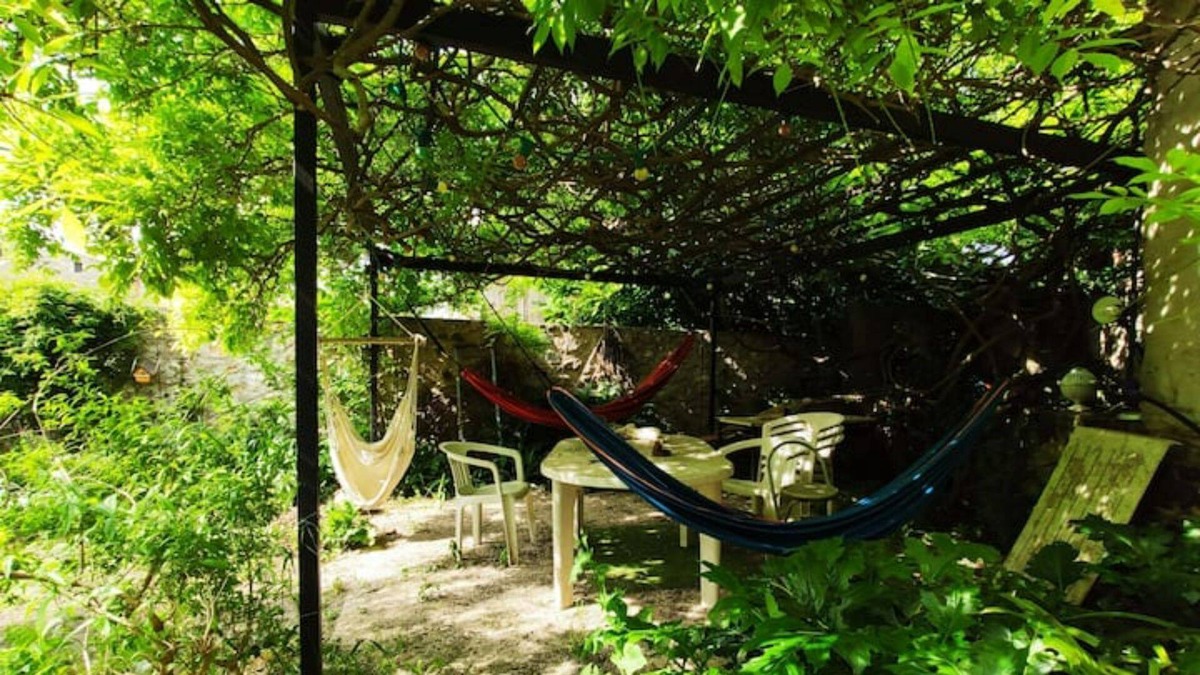 Estagel House | Large townhouse with hidden garden