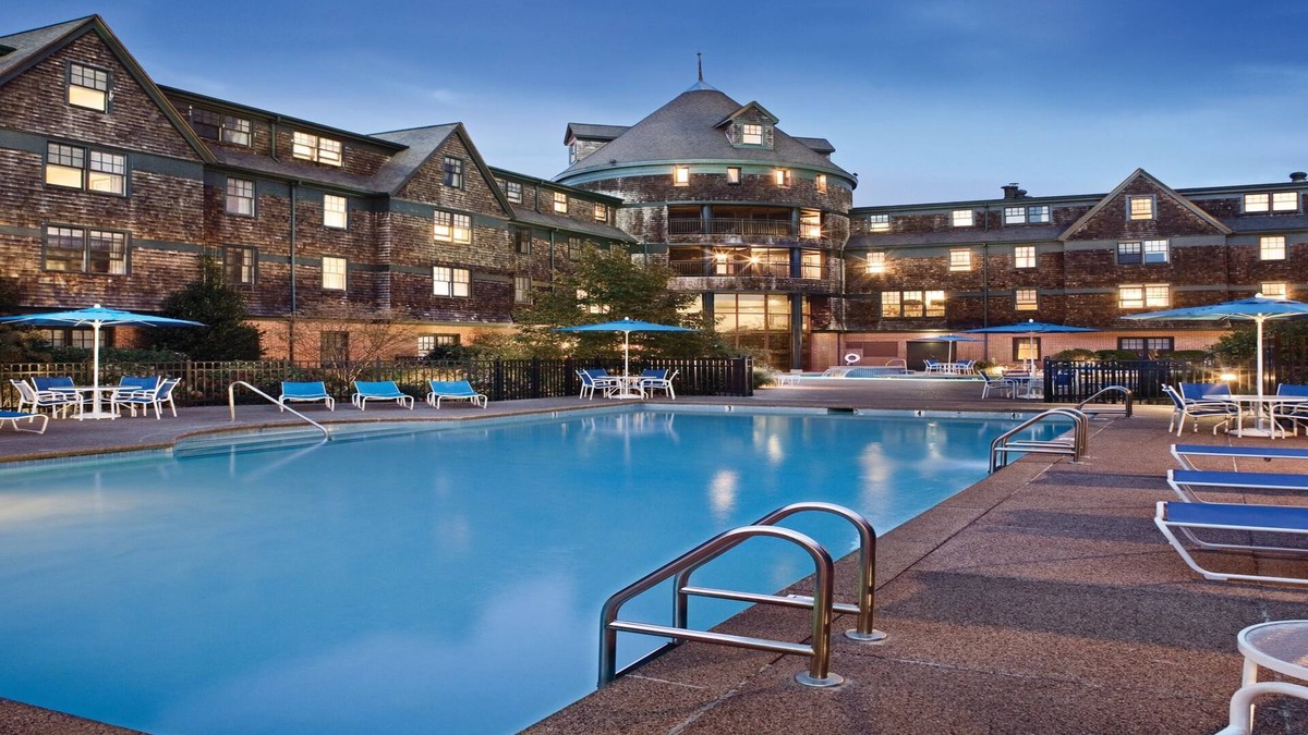 The Point Resort | Large Two Bedroom resort steps from Long Wharf, Downtown Newport