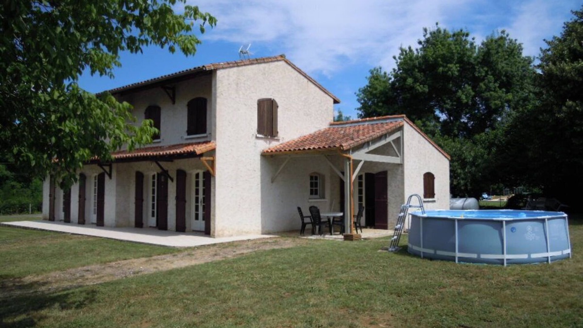 Montpellier de Medillan House | Large vacation home near Royan, quiet pool, large garden