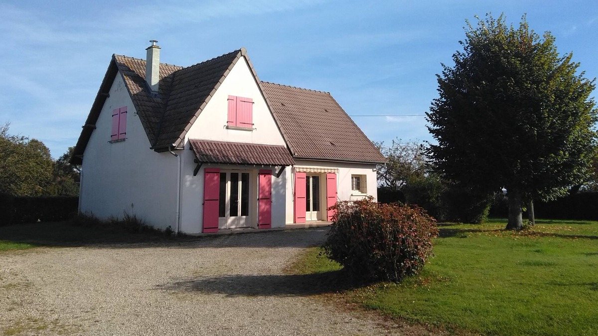 Champignelles House | Large vacation home with wooded garden.