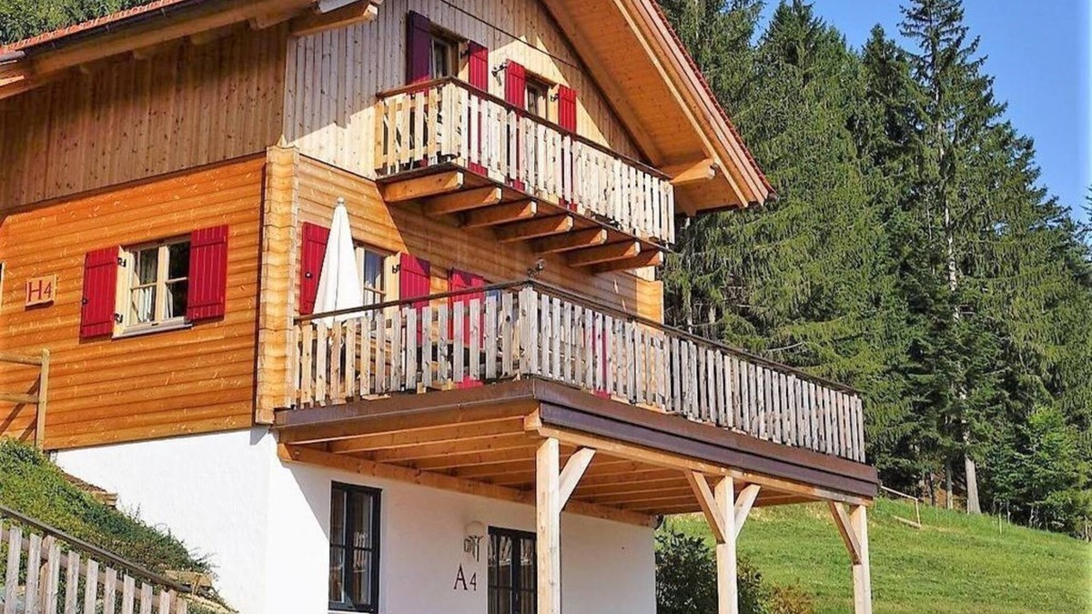 Poellauberg Ski Chalet | Large vacation home with 5 bedrooms & 4 bathrooms - Feriendorf Pöllauberg