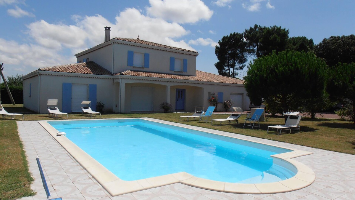 Saint-Augustin Villa | Large villa 12 P 250m2 with swimming pool, pool-house and park of 2300 m2 near beach