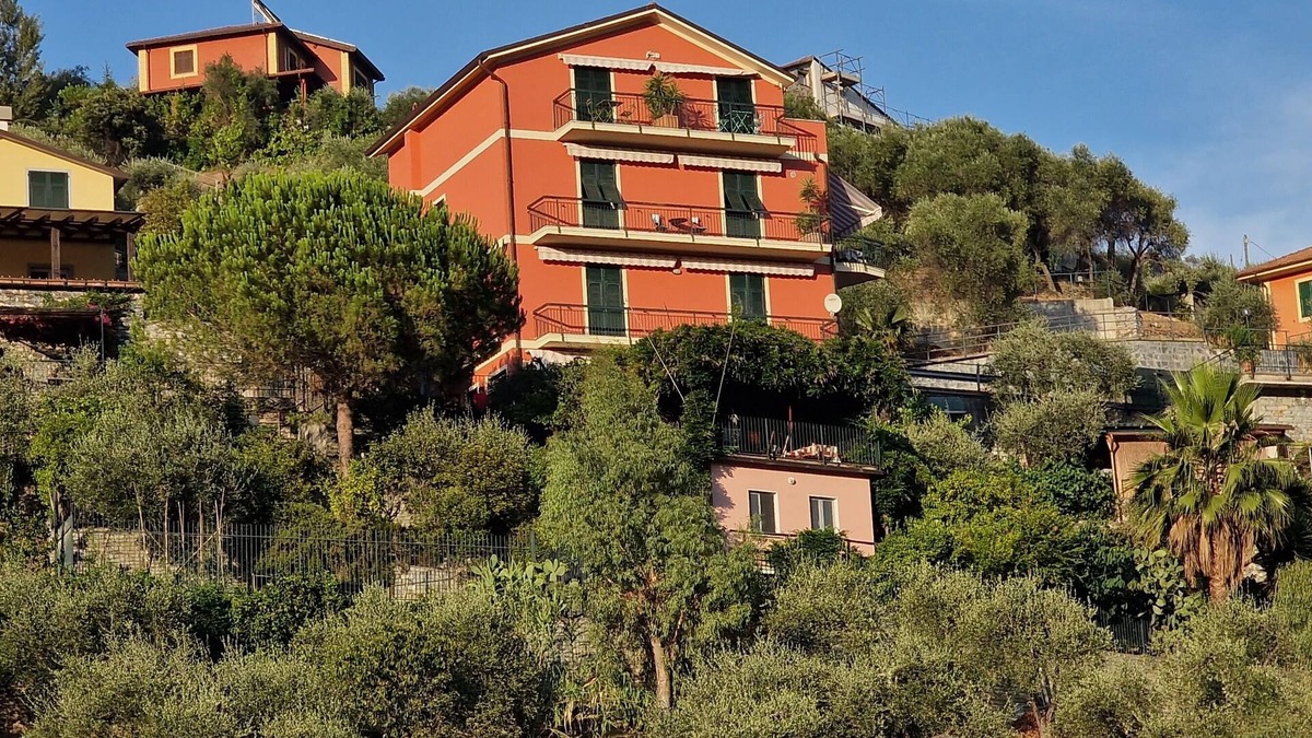 Solaro Villa | Large Villa 20+ 5 Terre Garden