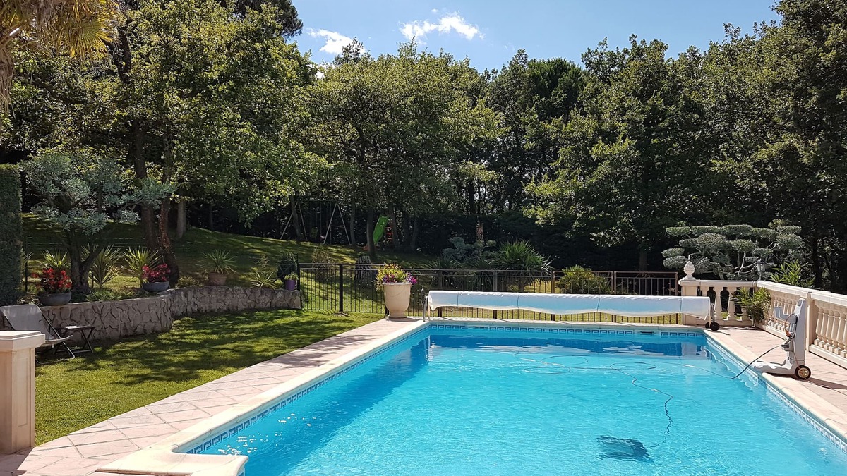 Rochegude Other | Large villa in Drôme provençale. Nice benefits.
