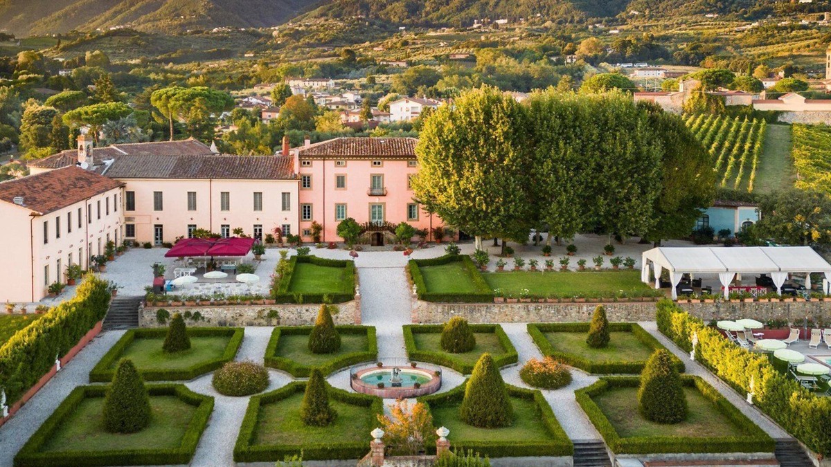 Capannori Villa | Large Villa rental. ideal for weddings and special events