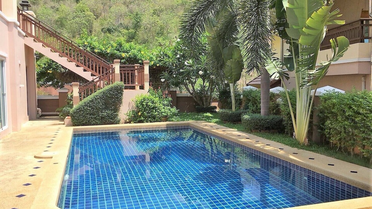 Wang Pong Villa | Large villa with private pool in quiet area