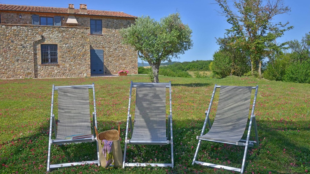 Bibbona Villa | Large villa with heated pool, A/C, Wi-Fi, BBQ, al fresco dining, sleep 16