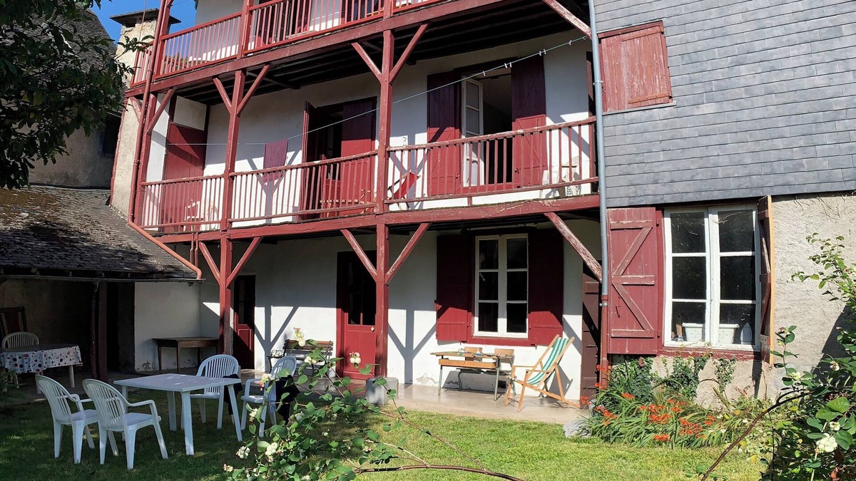 Osse-en-Aspe House | Large village house - ideal for groups