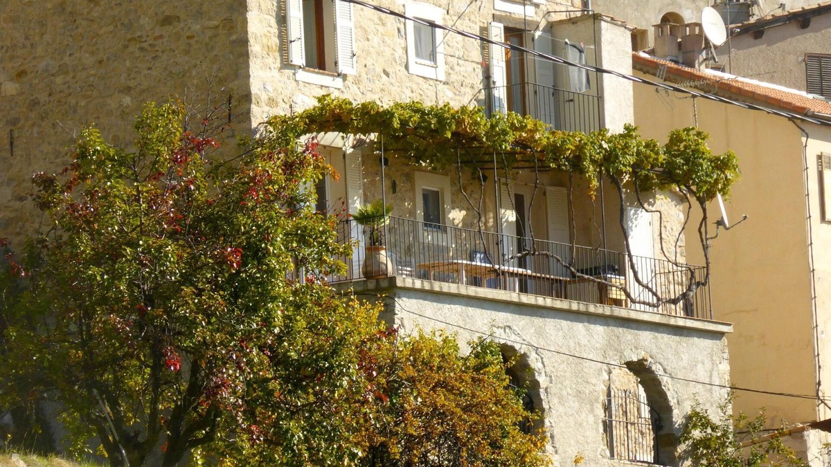 Toudon House | Large village house/Exceptional view for 8 people.