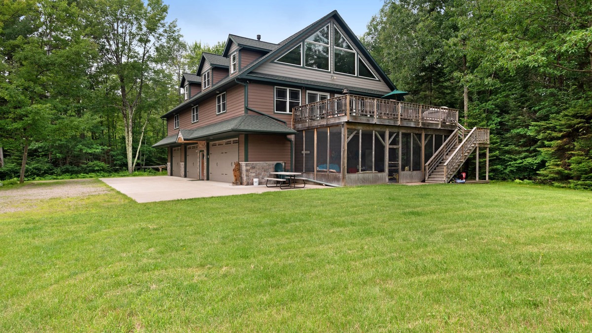 Tomahawk House | Large, waterfront home w/a full kitchen, dock, canoes, & outdoor firepit