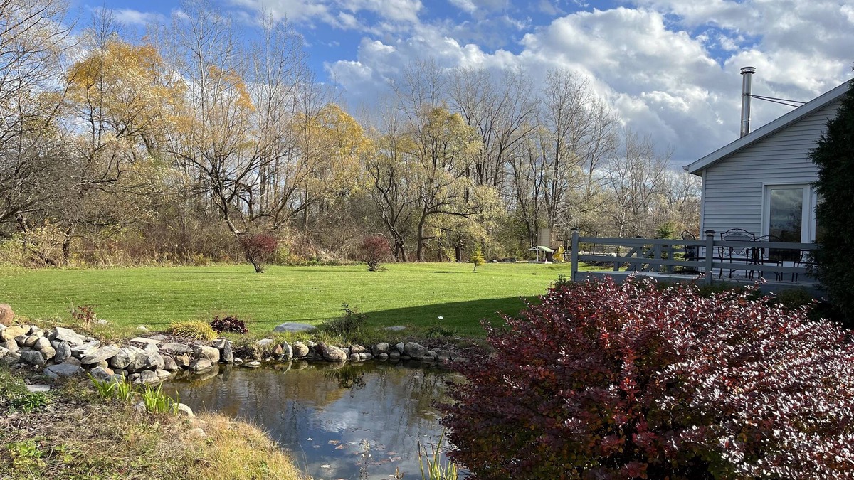 Skaneateles House | Large yard, deck, fireplace, 4 minutes to town